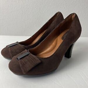 Woman’s size 8 Clarks brown and black heels